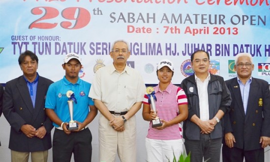L to R: Sabah Golf Association president George Bandusena, Wafiyuddin, Sabah Governor Tun Juhar Mahiruddin, Aretha, Datuk Peter Pang and MGA vice-president Low Teck San