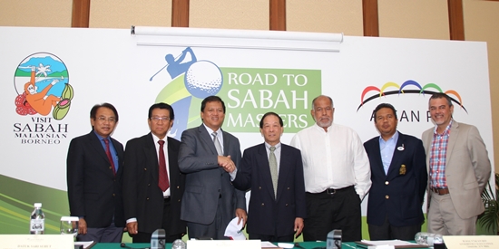 (L to R): Mior Abdul Rahman (General Manager - Professional Golf of Malaysia), Datuk Sari Suhut (Special Advisor - Sabah Masters), Datuk Joniston Bangkuai (Chairman - Sabah Tourism Board), AC Wong (Executive Chairman - ASEAN PGA), Ramlan Harun (Executive Director - ASEAN PGA) and Patrick Feizal Joyce (Vice-President - Golf, World Sport Group) during the official unveiling of the Road to Sabah Masters.