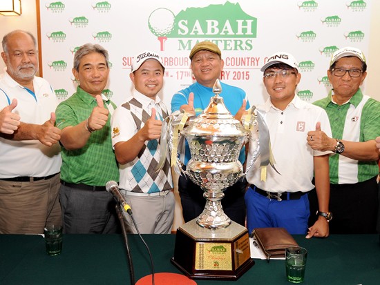 L-R > ASEAN PGA Tour chief executive Ramlan  Harun, arisan Harta Sabah Sdn Bhd chief executive Datuk Haji Abu Bakar, Wisut Artjanawat, Sabah Tourism Board chairman Datuk Joniston Bangkuai, Nicholas Fung and Sabah Masters organising committee co-chairman Datuk Sari Suhut ©Khalid Redza|WSG