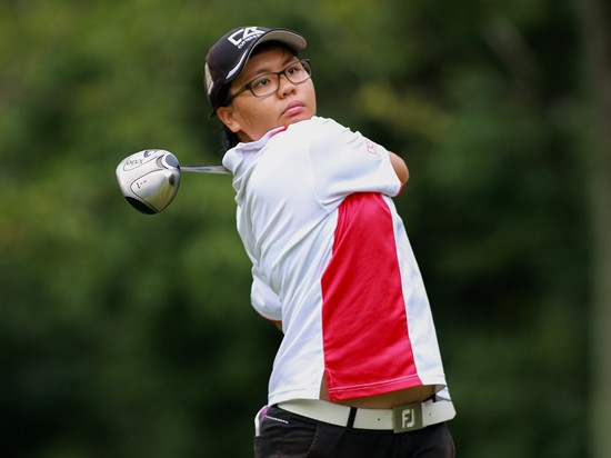 Tham Soot Yuet leads the girls 18 and under division by three strokes [filepic ©Mike Casper|TCH]